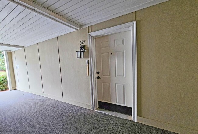 Building Photo - 597 Emory Oaks Way