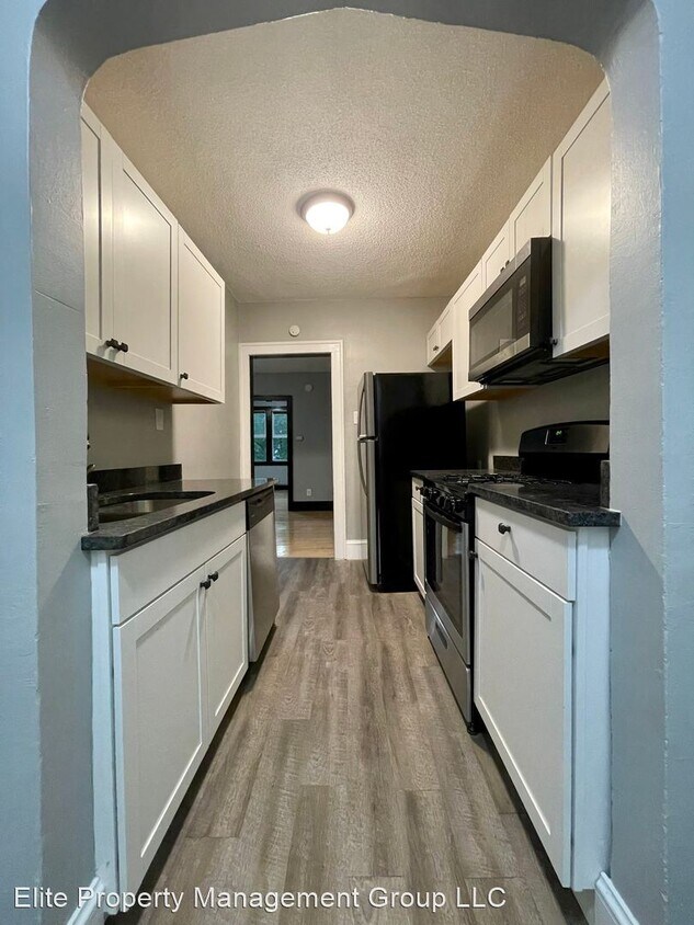 2 br, 1 bath House 1657 Minnehaha Unit 3 House Rental in Saint Paul