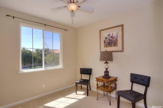 Building Photo - Wonderful Two Story Single House with Gorg...