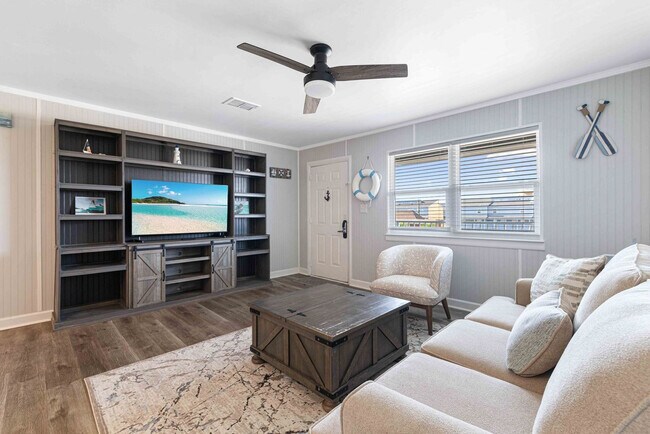 Foto del edificio - 334 Bluefish Dr