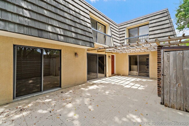 Building Photo - 630 6th Terrace