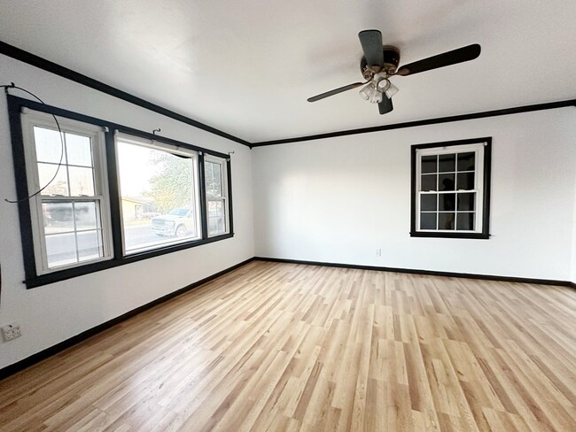 Foto del edificio - 1519 Beverly St