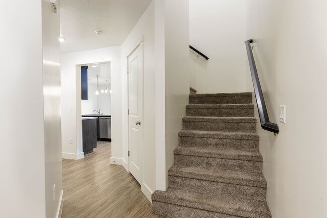 Foto del edificio - 4 bed | 2 1/2 bath | 2 car garage in Deser...