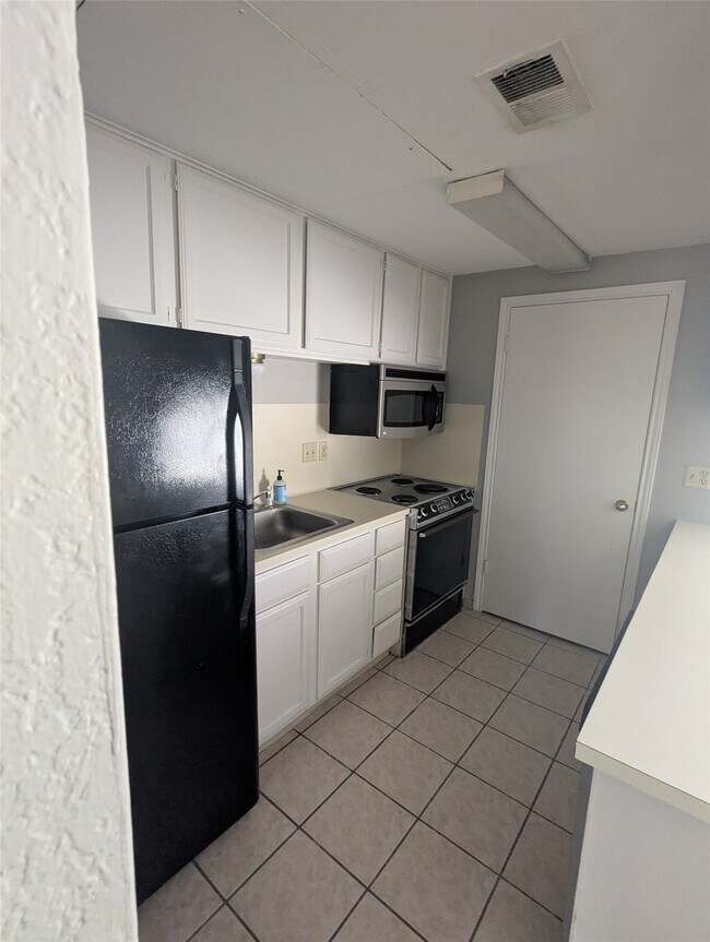 Foto del edificio - 601 Nelray Blvd