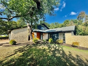 Building Photo - 9506 Stonebridge Dr