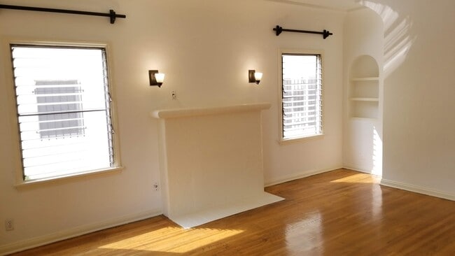 Building Photo - 349 N Genesee Ave