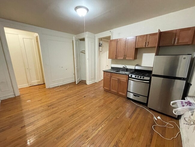 Photo - 142 W 238th St Apartment