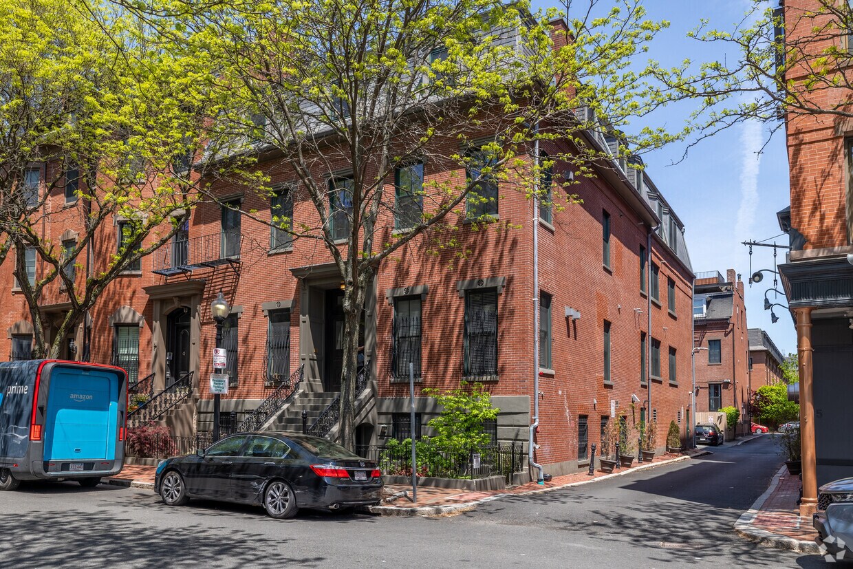 Primary - 17-21 Worcester Sq