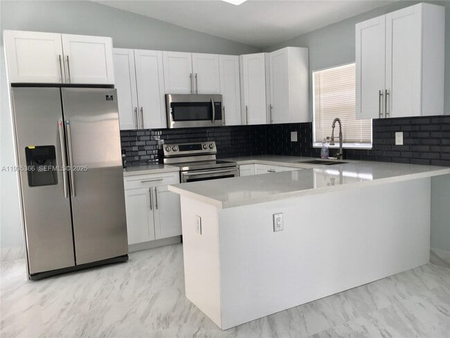 Foto del edificio - 14322 SW 101st St