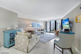 Building Photo - 260 Seaview Ct
