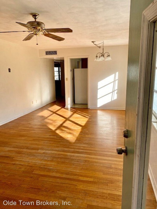 Building Photo - 2 br, 1 bath House - 221 E. 11th Avenue