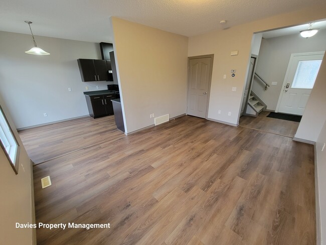 Photo du bâtiment - 735-785 85 St SW