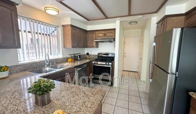 Foto del edificio - 13331 Barcelona Pl