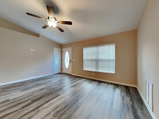 Foto del edificio - 8547 N Tiny Lily Dr