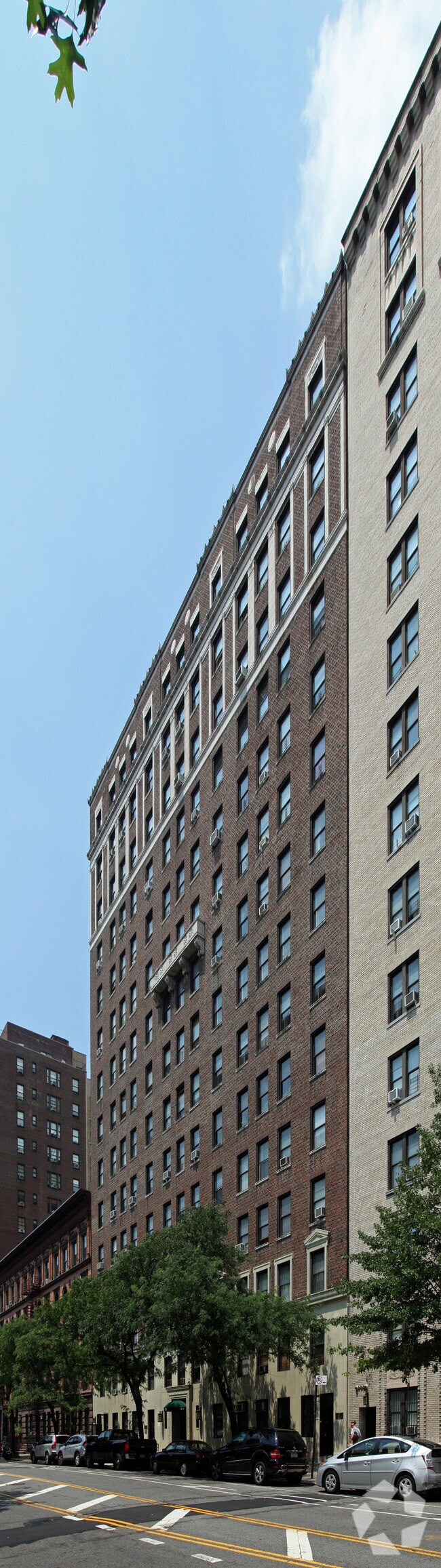 Building Photo - 209 W 106th St