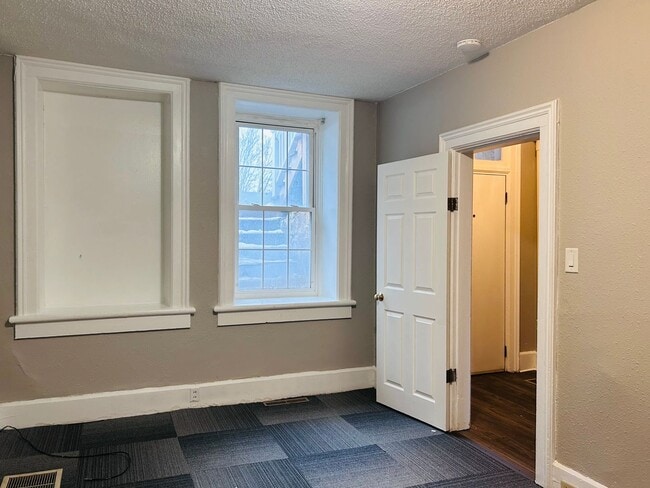 Foto del edificio - 1737 Madison St