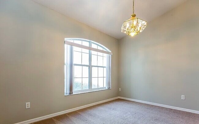 Building Photo - 720 Westview Dr
