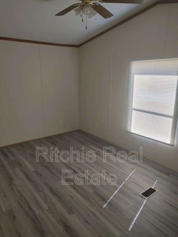 Foto del edificio - 21459 Hwy 167