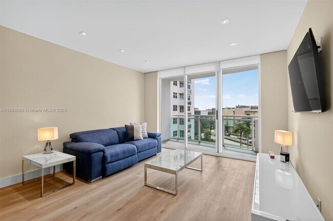 Building Photo - 3001 S Ocean Dr