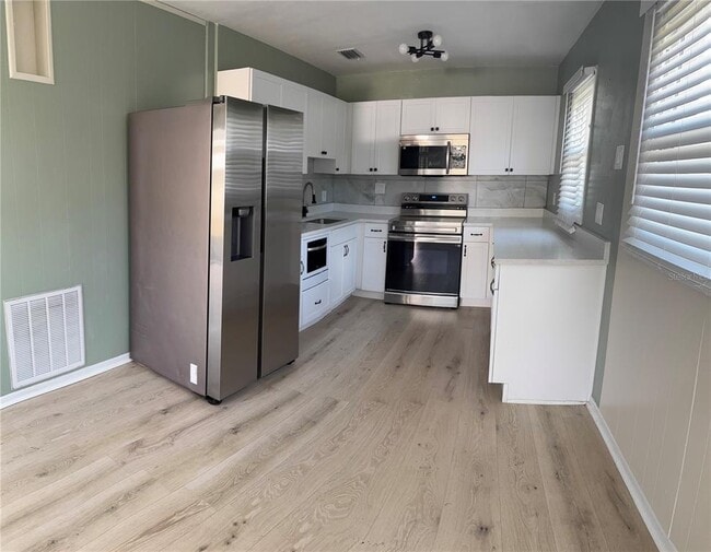 Foto del edificio - 7661 18th Way N