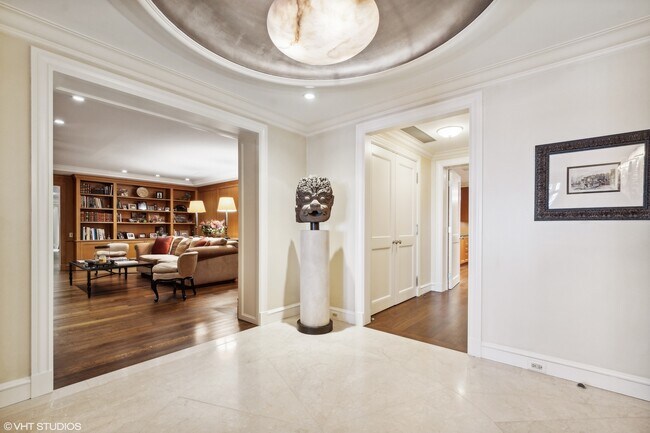 Foto del edificio - 219 E Lake Shore Dr