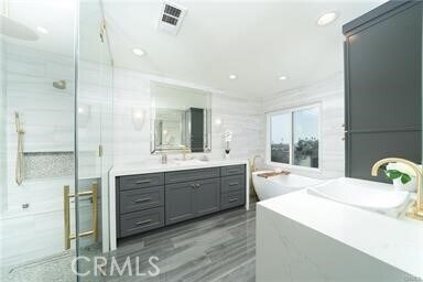 Building Photo - 6015 Shadowbrook Cir