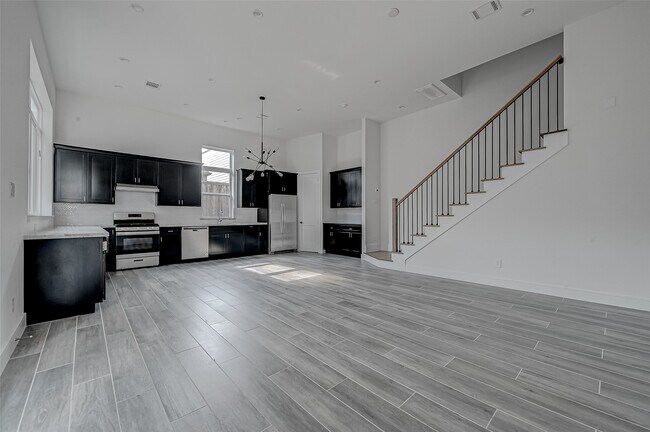 Foto del edificio - 8930 Spring Knoll Forest Dr