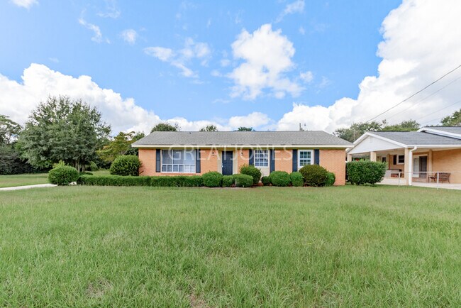 Building Photo - NOW OFFERING $250 OFF FIRST FULL MONTH IF ...
