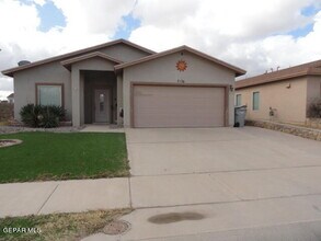 Building Photo - 7136 Mesquite Tree Ln