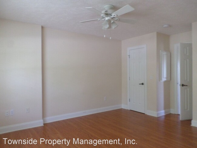 Foto del edificio - 3 br, 2 bath House - 305 Oak Tree Blvd.