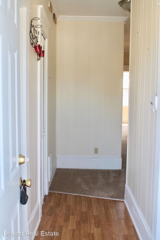 Building Photo - 1 br, 1 bath House - 401 25th Street #3