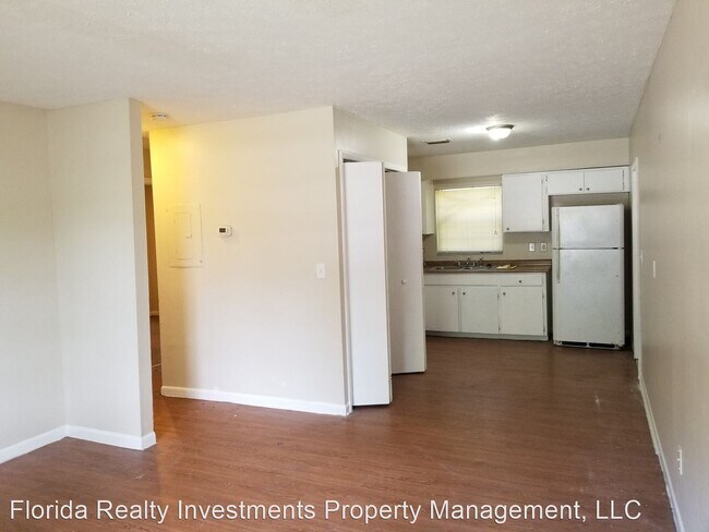 Building Photo - 1104 E Bougainvillea Ave