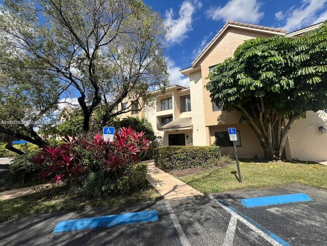 Foto del edificio - 10001 W Atlantic Blvd