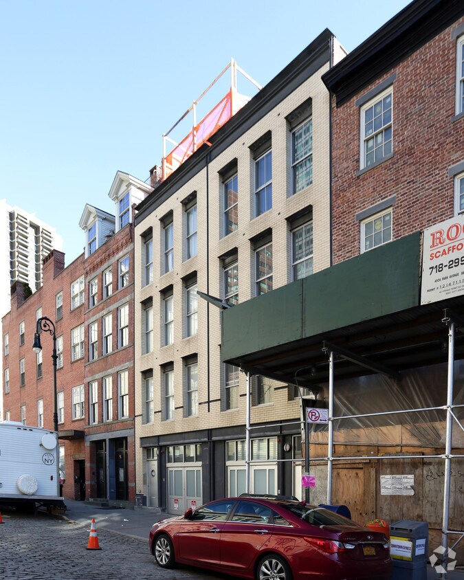 Primary Photo - 136-138 Beekman St