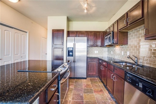 Building Photo - 609 Cabral Cir