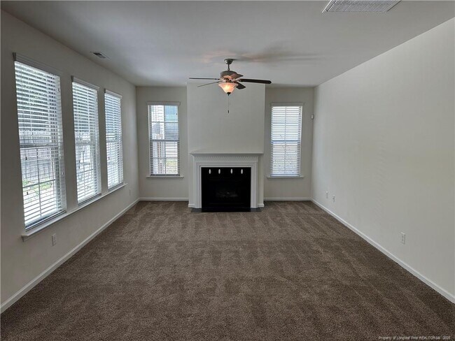 Foto del edificio - 249 River Oak St