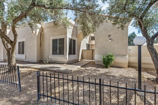 Building Photo - 3 bed 2 bath condo, Alma School and Elliot