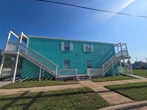 Building Photo - 4217 Sealy Ave