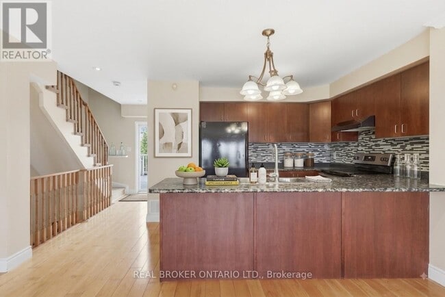 Building Photo - 3985 Eglinton Ave W