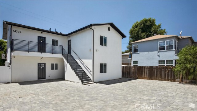 Foto del edificio - 14734 Gilmore St