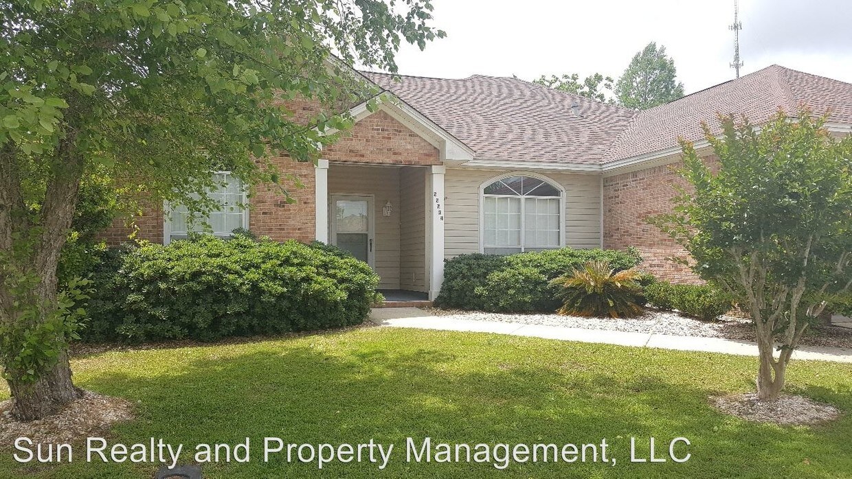 Primary Photo - 3 br, 2 bath House - 22734 Lake South Drive