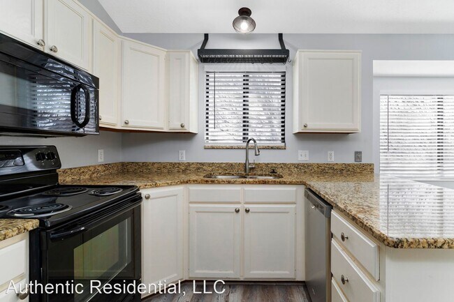 Foto del edificio - 5 br, 3 bath House - 115 W 1225 N