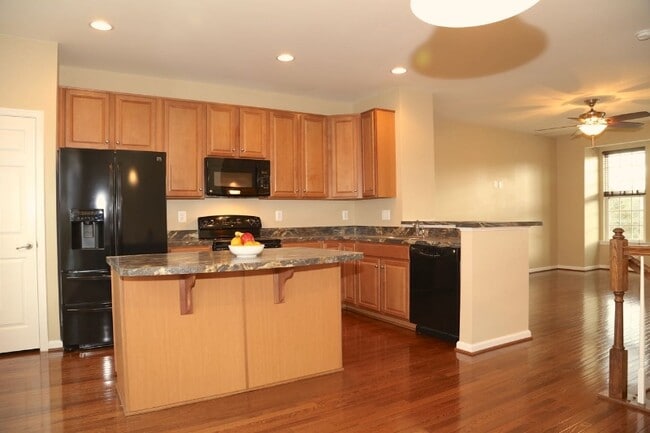 Building Photo - 310 Patriot Way