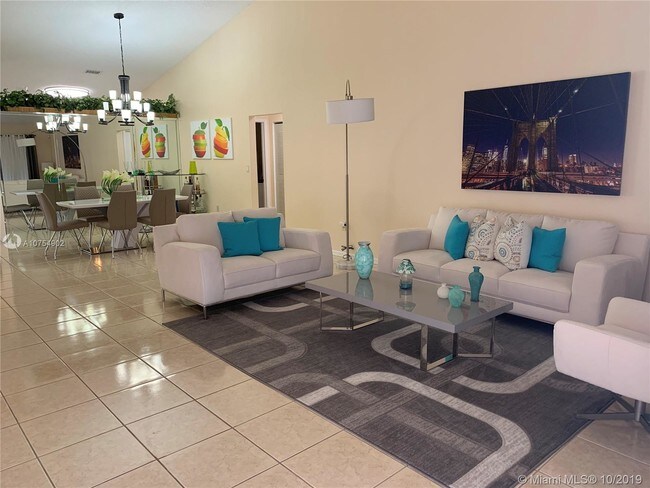 Foto del edificio - 19110 NW 89th Ct