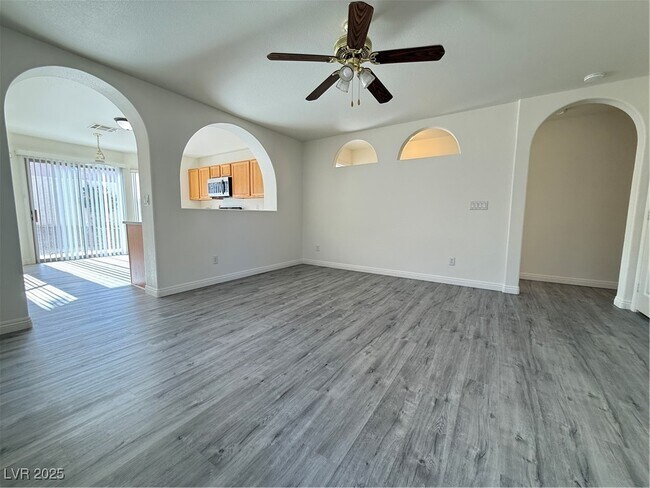 Foto del edificio - 9645 Bandera Creek Ave