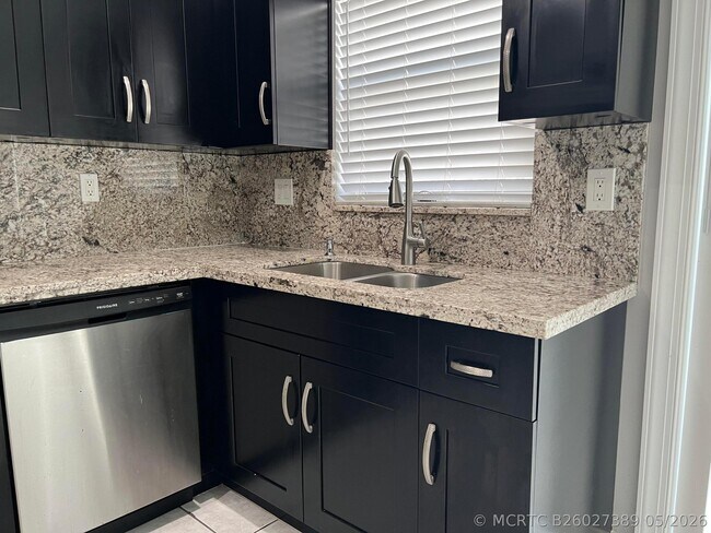 Foto del edificio - 13671 Yarmouth Ct