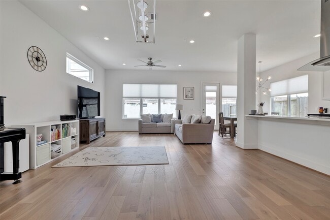 Building Photo - 8706 Ojeman Crk Ln