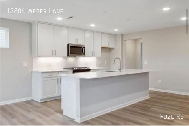 Foto del edificio - 12804 Weber Ln