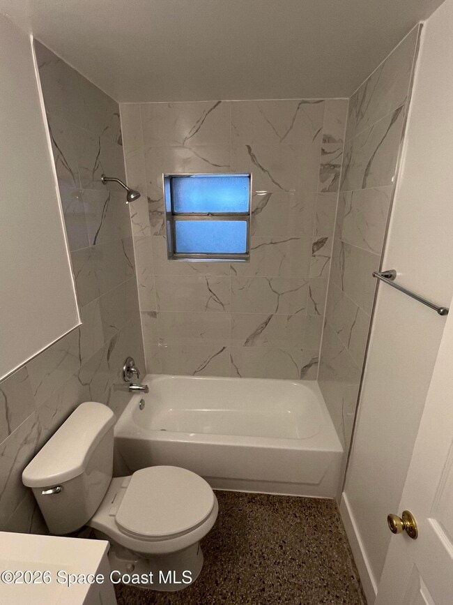 Building Photo - 1805 Guava Ave