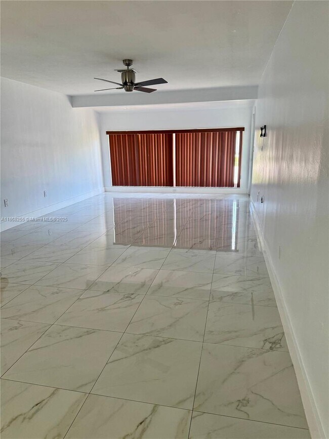 Foto del edificio - 9635 Haitian Dr
